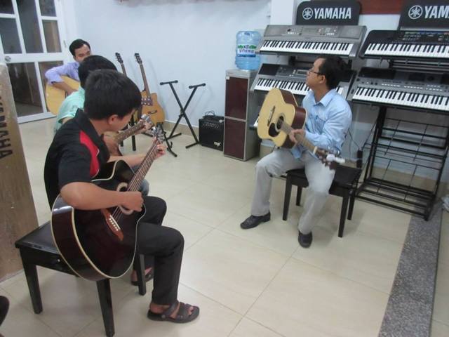 Khi học đàn Guitar nên bắt đầu từ đâu?