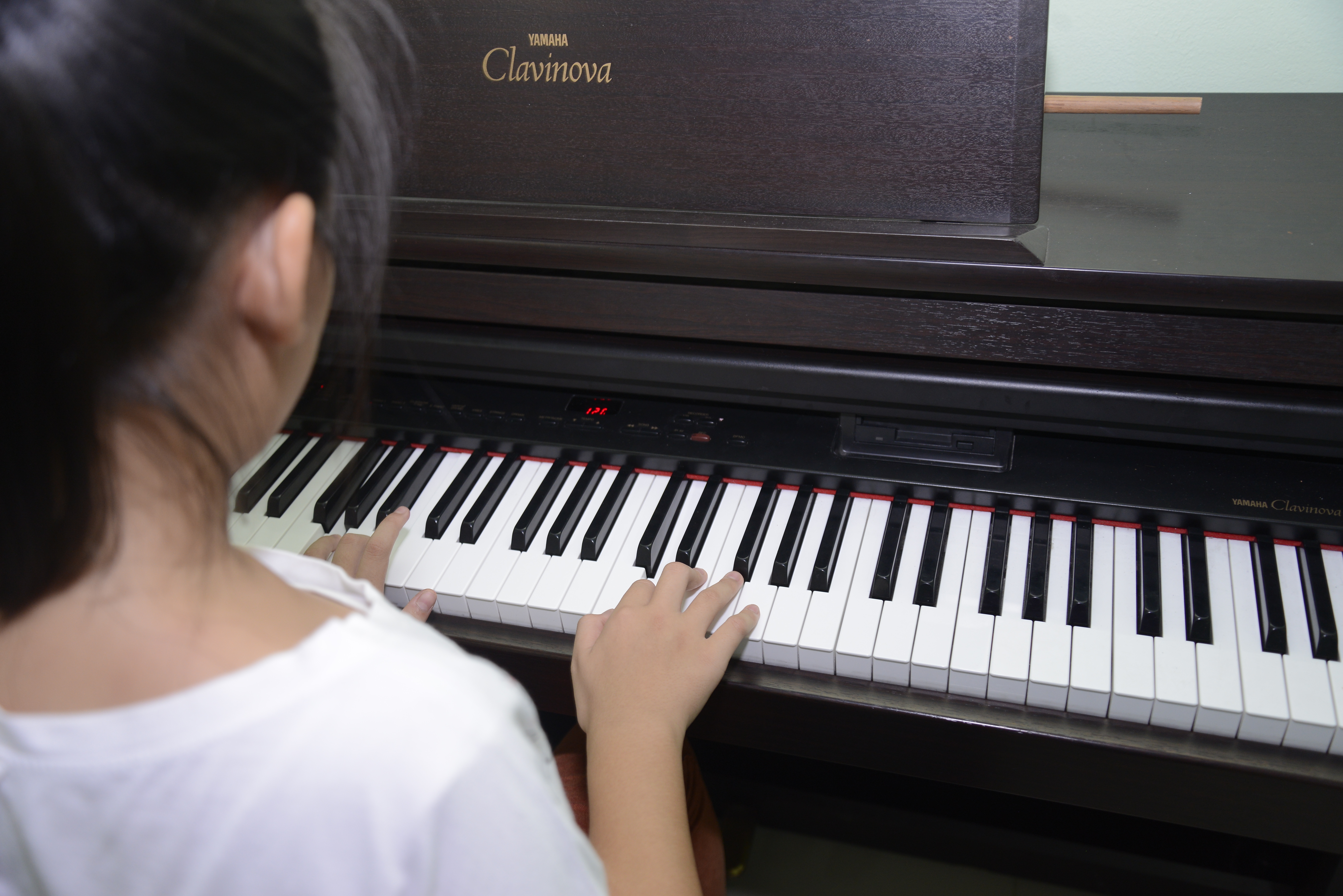 Tìm lớp học đàn piano cho bé