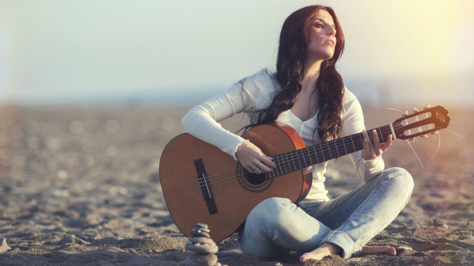 Các điệu đàn Guitar phổ biến và cách đánh