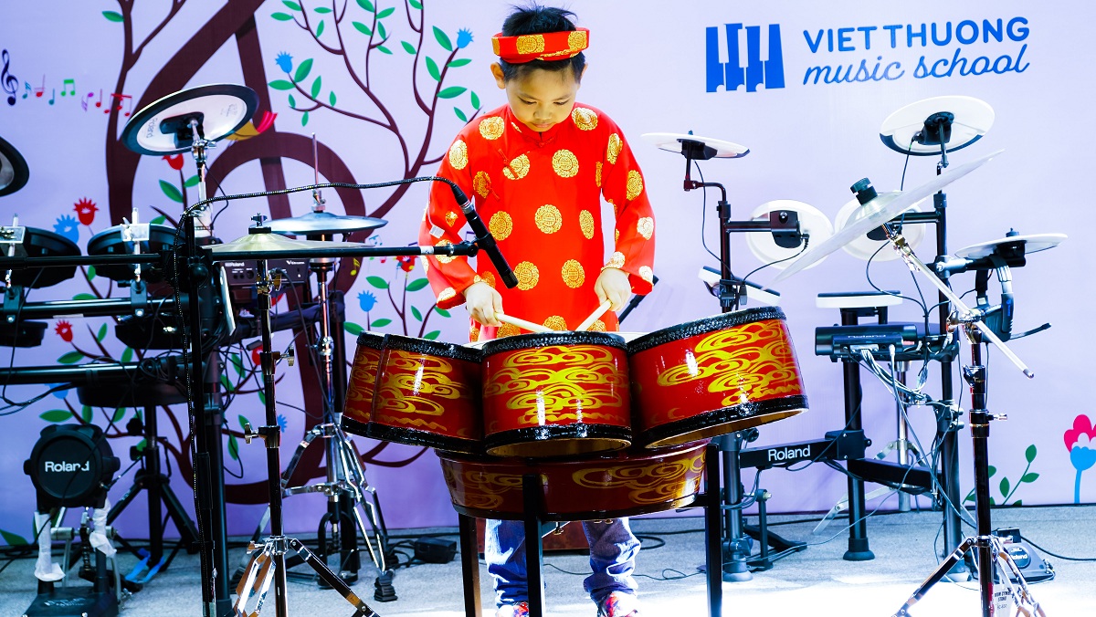 Ngày hội Hola Spring tại Việt Thương School