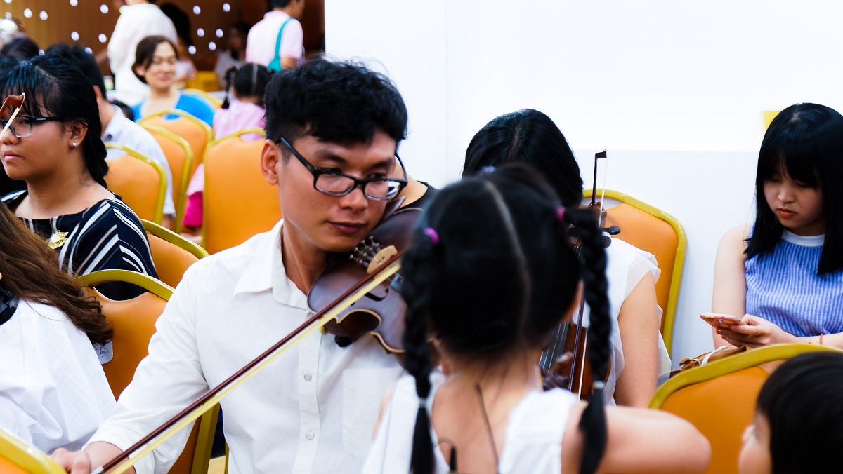 Ngày hội Hola Spring tại Việt Thương School