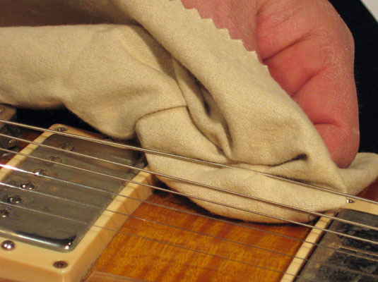 Kinh nghiệm làm sạch dây đàn Guitar