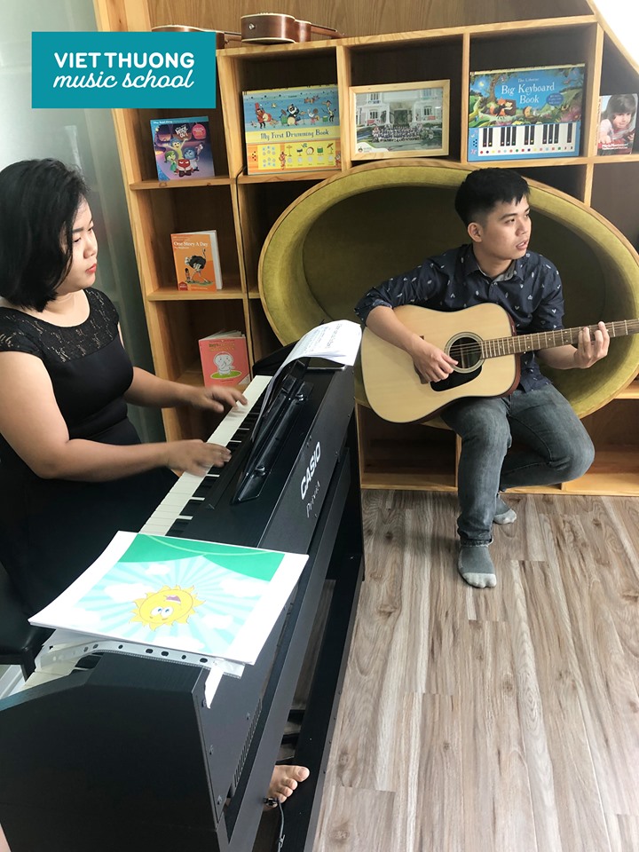 Việt Thương Music School vừa hợp tác với Học viện Quốc tế Montessori nhằm mang đến sân chơi âm nhạc bổ ích dành cho các bé ở độ tuổi mẫu giáo.