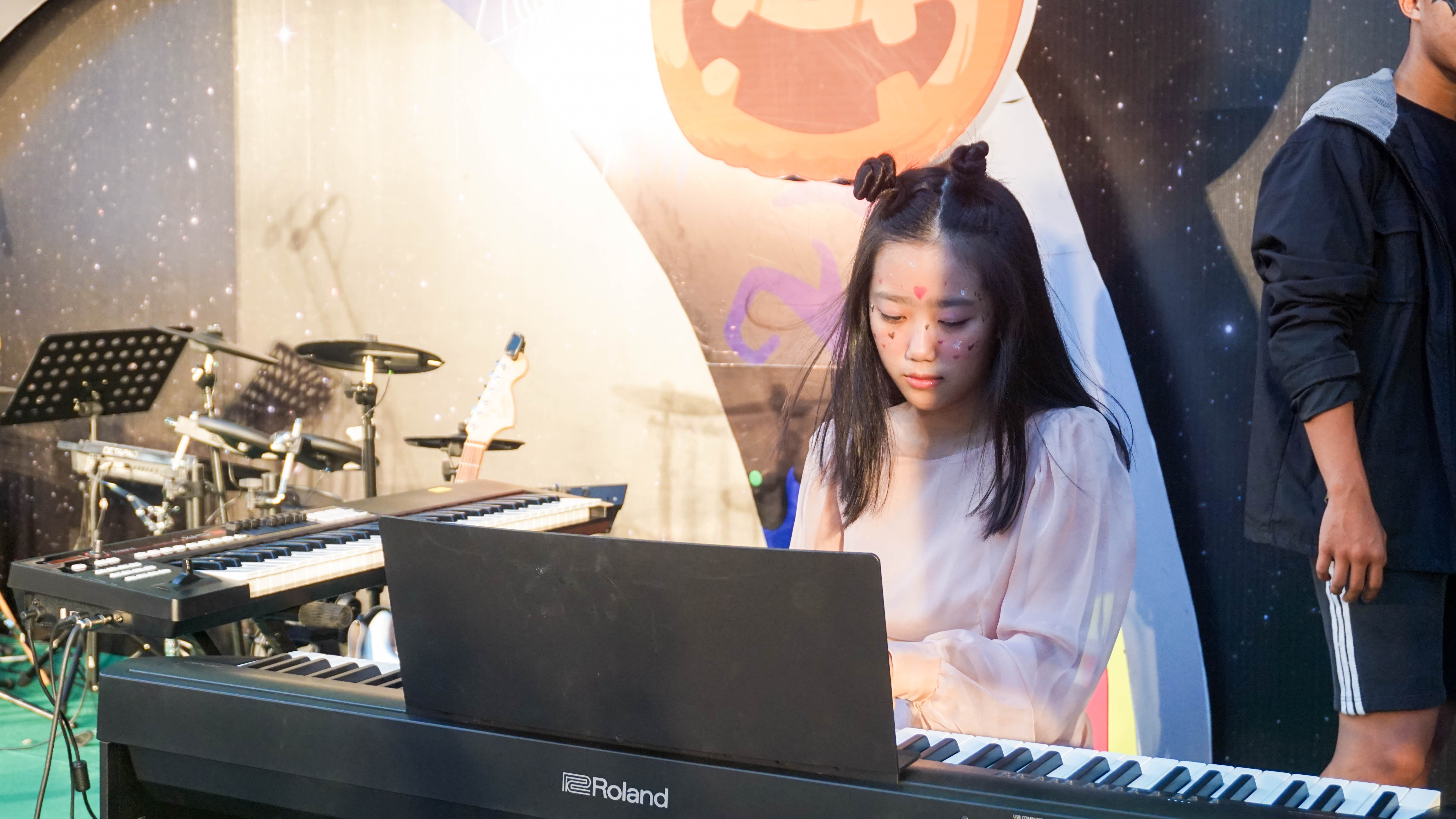 Vào ngày 26/10/2019 vừa qua, sự kiện biểu diễn âm nhạc kết hợp lễ hội hóa trang Halloween THE BATTLE OF THE BAND – ÂM NHẠC TỎA SÁNG TÀI NĂNG đã diễn ra tại Garden Mall, 190 Hồng Bàng, Phường 12, Quận 5, Thành phố Hồ Chí Minh
