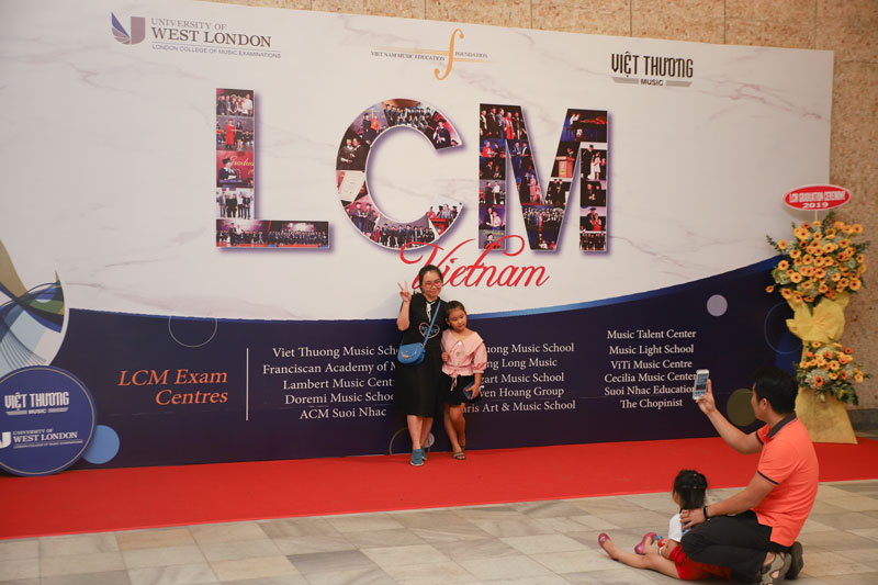LCM hiện đang là một trong những chứng chỉ âm nhạc có giá trị trên toàn thế giới, do trường London College of Music cung cấp và được được Văn phòng Quản Lý Trình độ và Khảo Thí Quốc Gia Anh công nhận và đảm bảo