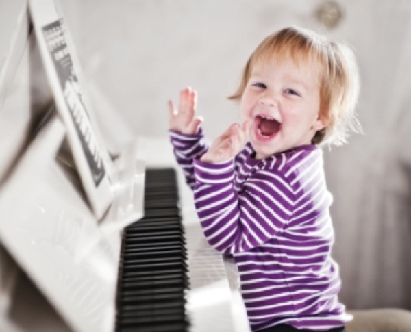 Trẻ 3-4 tuổi đã có đủ trí và lực để tham gia học Organ