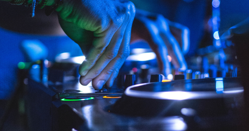 học DJ