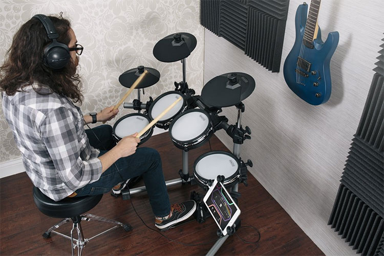 Tự học trống ở nhà có được không?